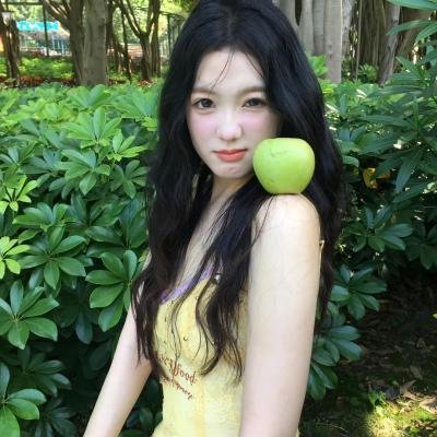 爱里行间 封面